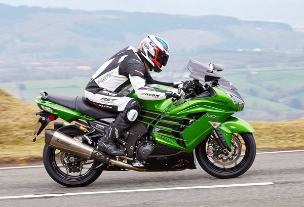 Avon 3D SUPERSPORT 190/55ZR17 75W TL DOT1023