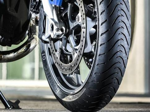 Metzeler Roadtec 01 SE 120/70ZR17 58W TL DOT1025