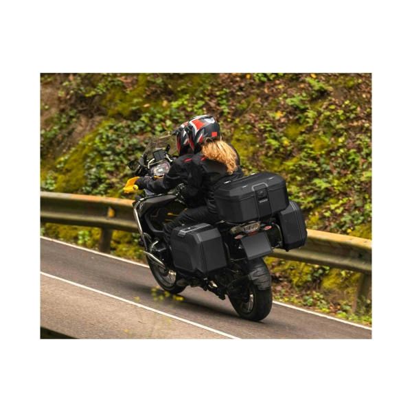 SHAD Kufer Centralny TR55 Aluminiowy All Black 55L  KSH D0TR55200B