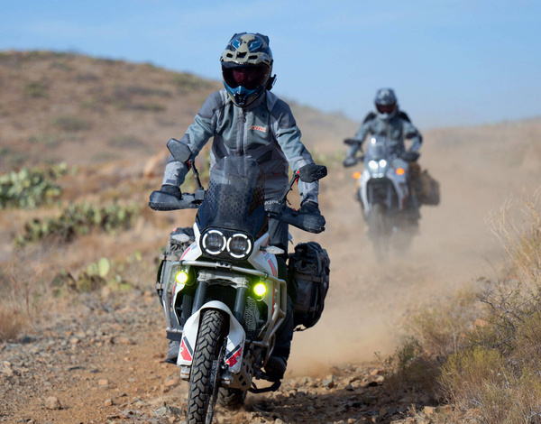 Sena Interkom Motocyklowy 60S z Radiem 2Km (2 zestawy) Harman Kardon 