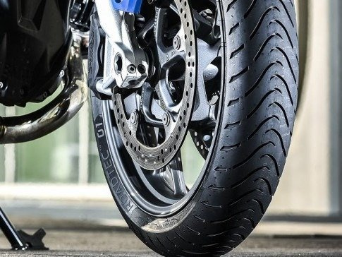 Metzeler Roadtec 01 SE 190/55ZR17 75W TL DOT4024