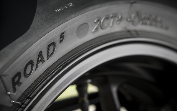 Michelin Pilot Road 5 150/70ZR17 69W TL DOT2025