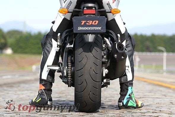 73W 1x Motorradreifen Bridgestone BT T30 EVO GT 180/55ZR17 TL 