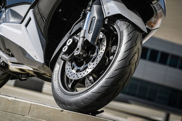 Pirelli Diablo Rosso Scooter 120/70-14 55S TL DOT1019 PRZÓD
